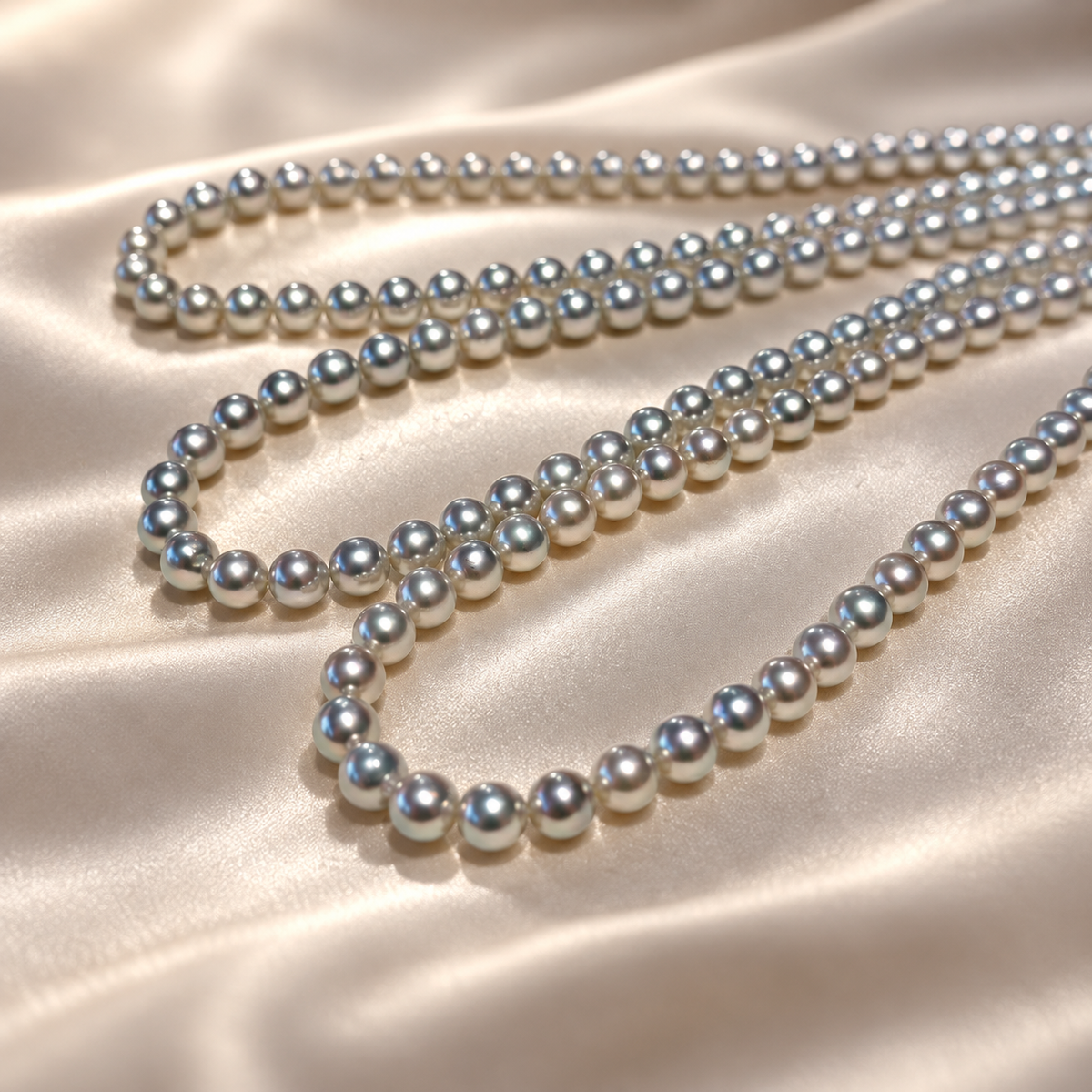 Grey-violet pearl strands, editorial photograph 6